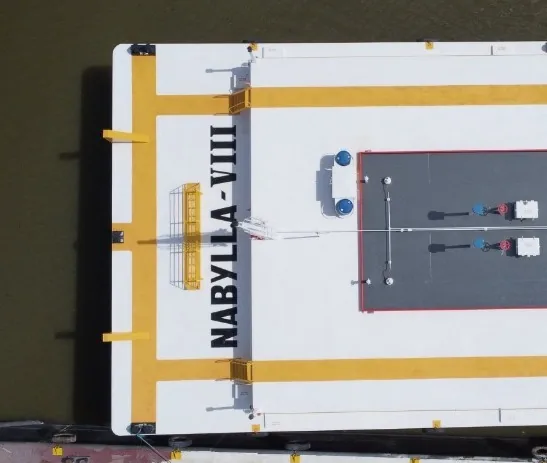 Vista de drone da balsa-tanque NABYLLA VIII